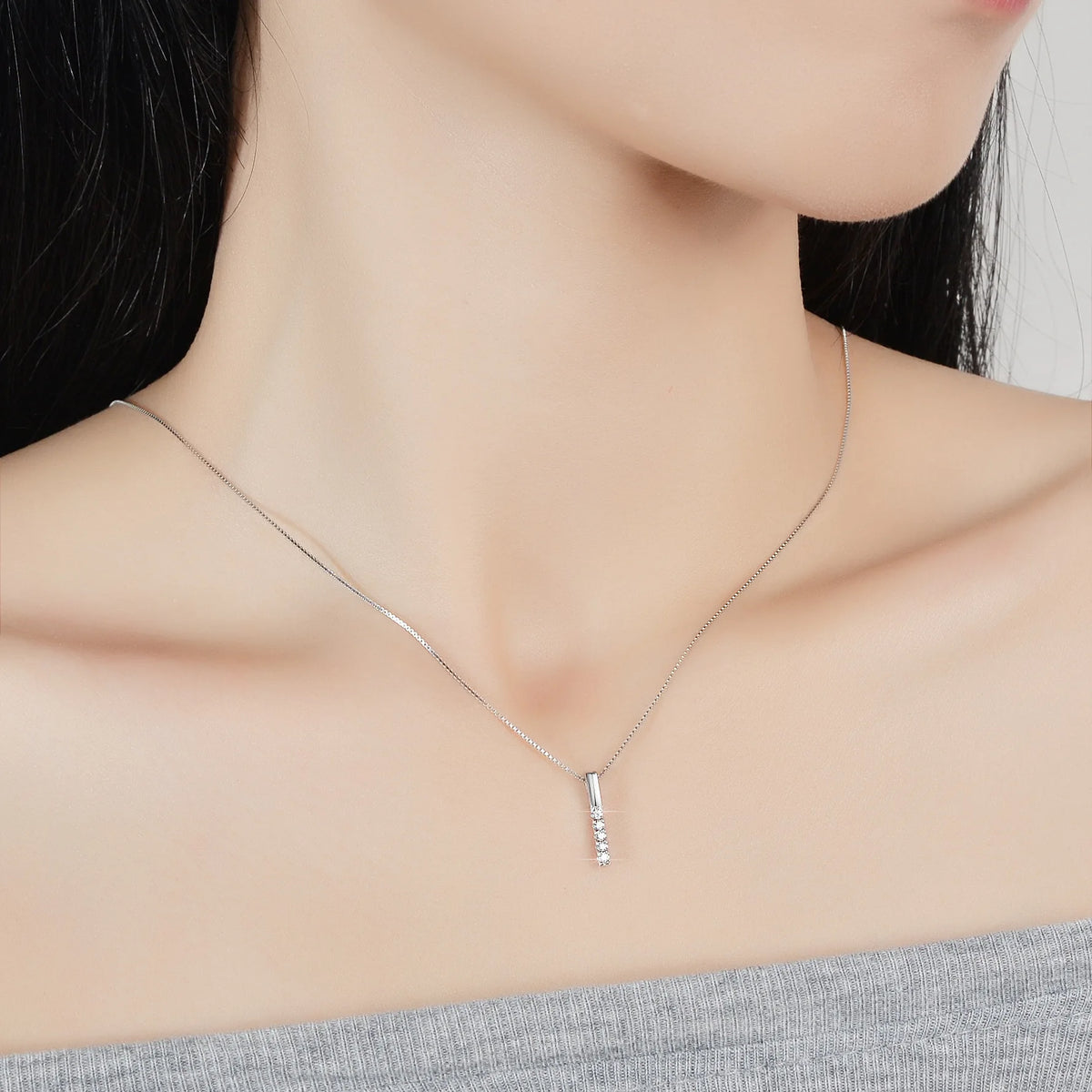 PT950 Platinum &amp; Moissanite Bar Necklace