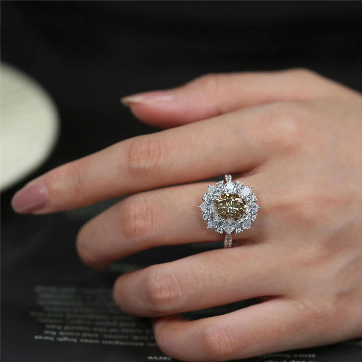 Women Moissanite Ring s925 Silver Oval Cut Blue or Champagne Moissanite Rings for Women Luxury