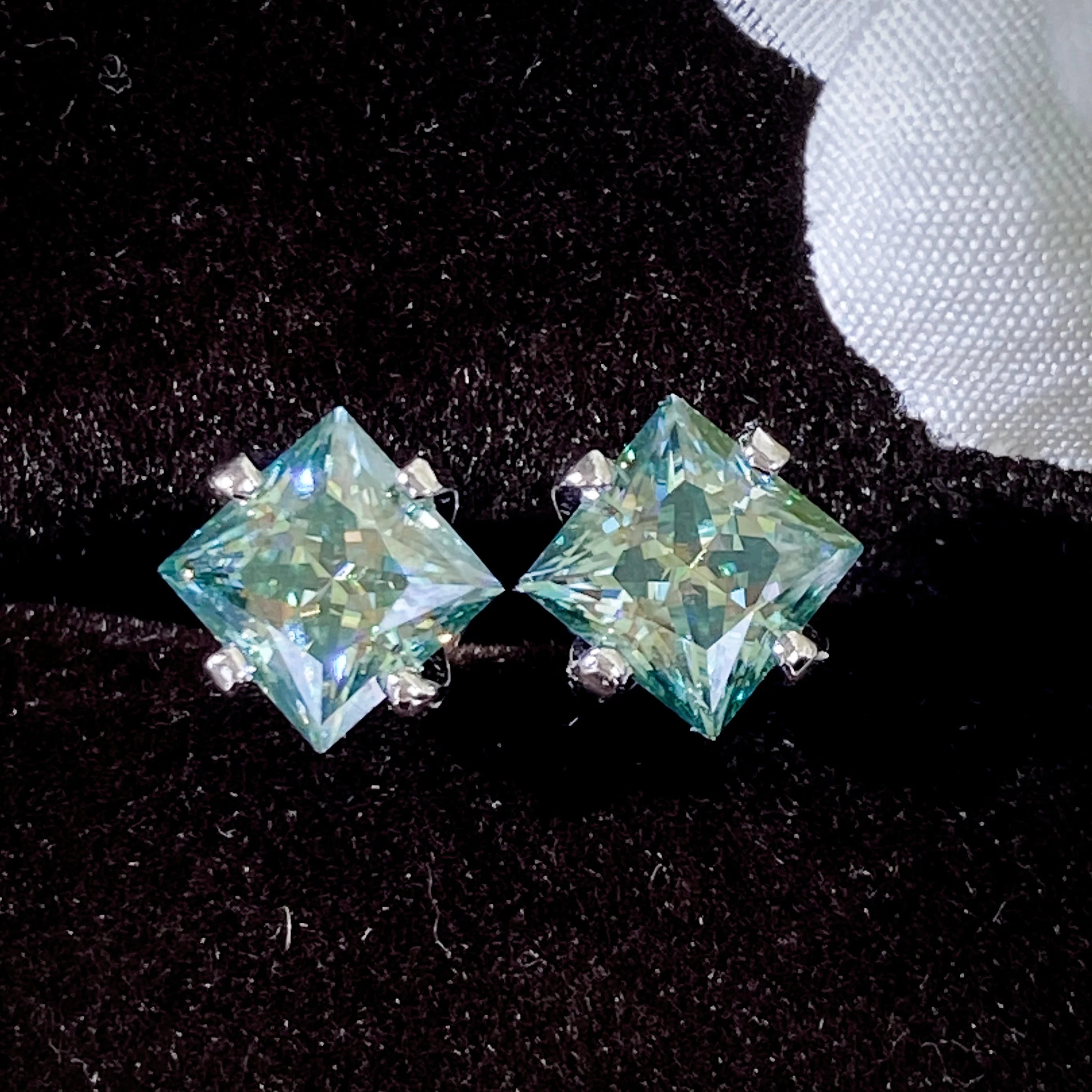 S925 sterling silver inset green princess cut GRA Moissanite earrings for women