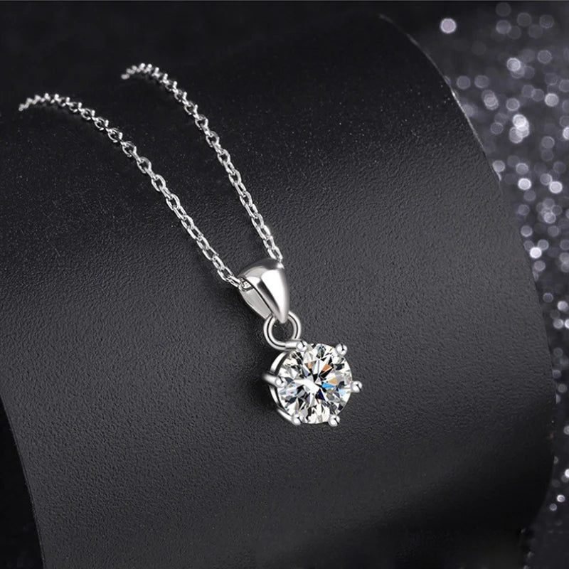 AITERNITY Moissanite Pendant Necklace