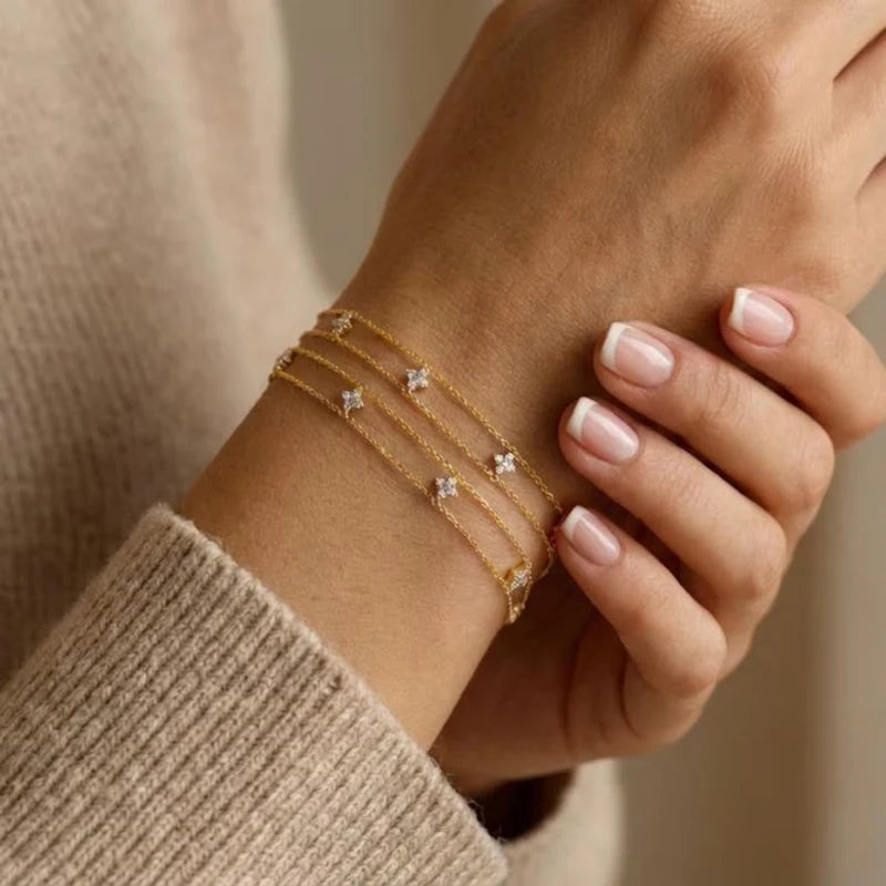 EHHAI Moissanite Clover Flower Bracelet